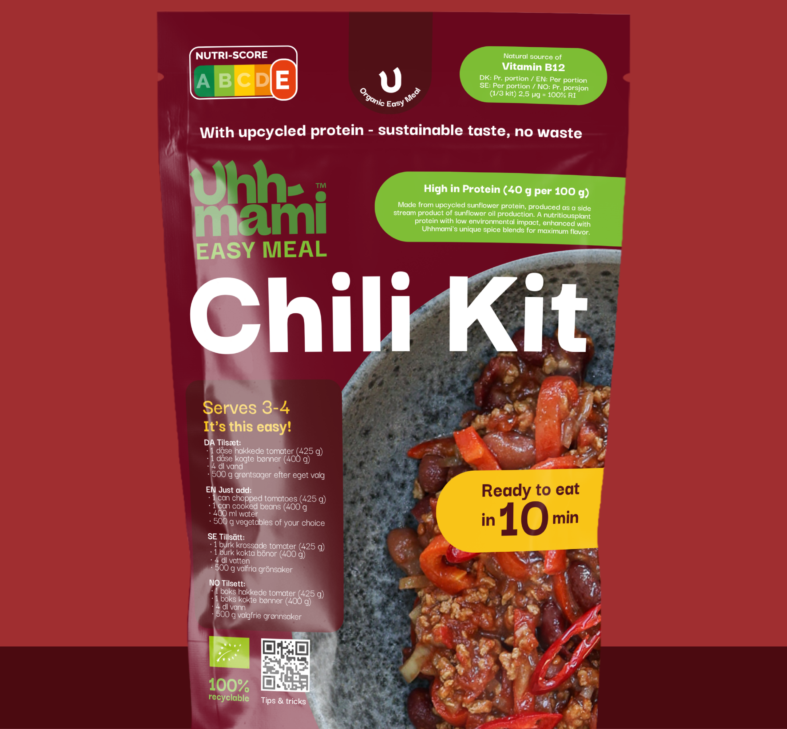 Emballasje til et økologisk "Chili Kit" med resirkulert protein fra Uhmmami. Med en skål med chili og rød paprika, og etiketter som fremhever bærekraft.